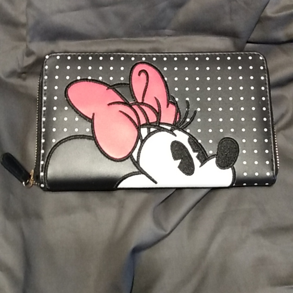 DISNEY MINNIE MOUSE WALLET....